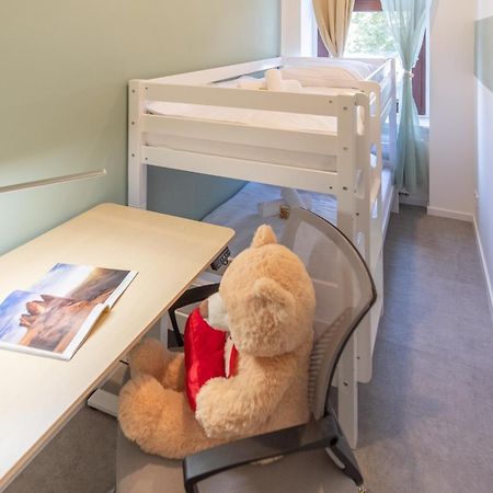 65 Zoll 4K Tv, Disney Plus, Soundbar, Kostenloser Kaffee, 5 Raeume Leipzig Exterior photo