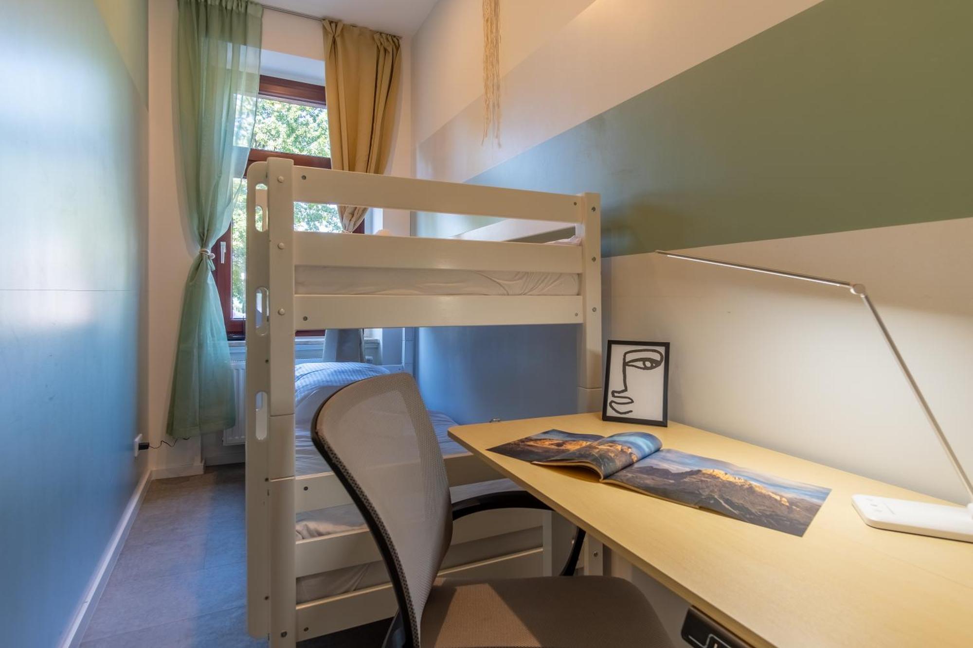 65 Zoll 4K Tv, Disney Plus, Soundbar, Kostenloser Kaffee, 5 Raeume Leipzig Exterior photo